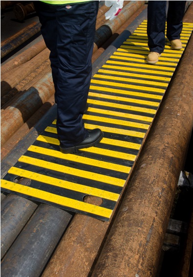 334765 BOARD ANTISLIP PIPEWALKER, SHORT TREAD 700X3300MM  